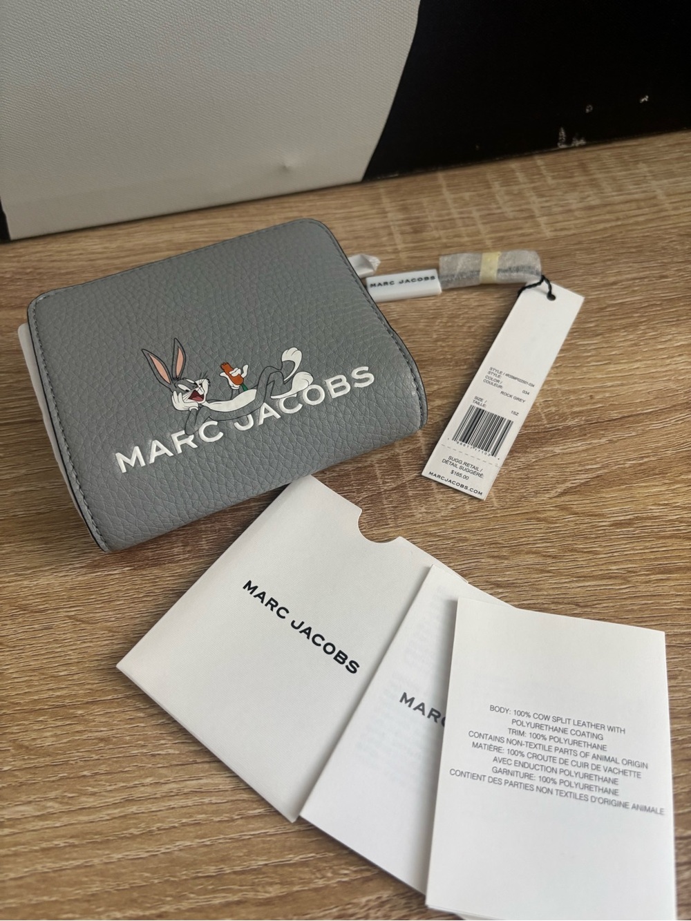 Marc Jacobs Gray Pebbled Leather Wallet with Bugs Bunny Graphic - Picture 2 of 8